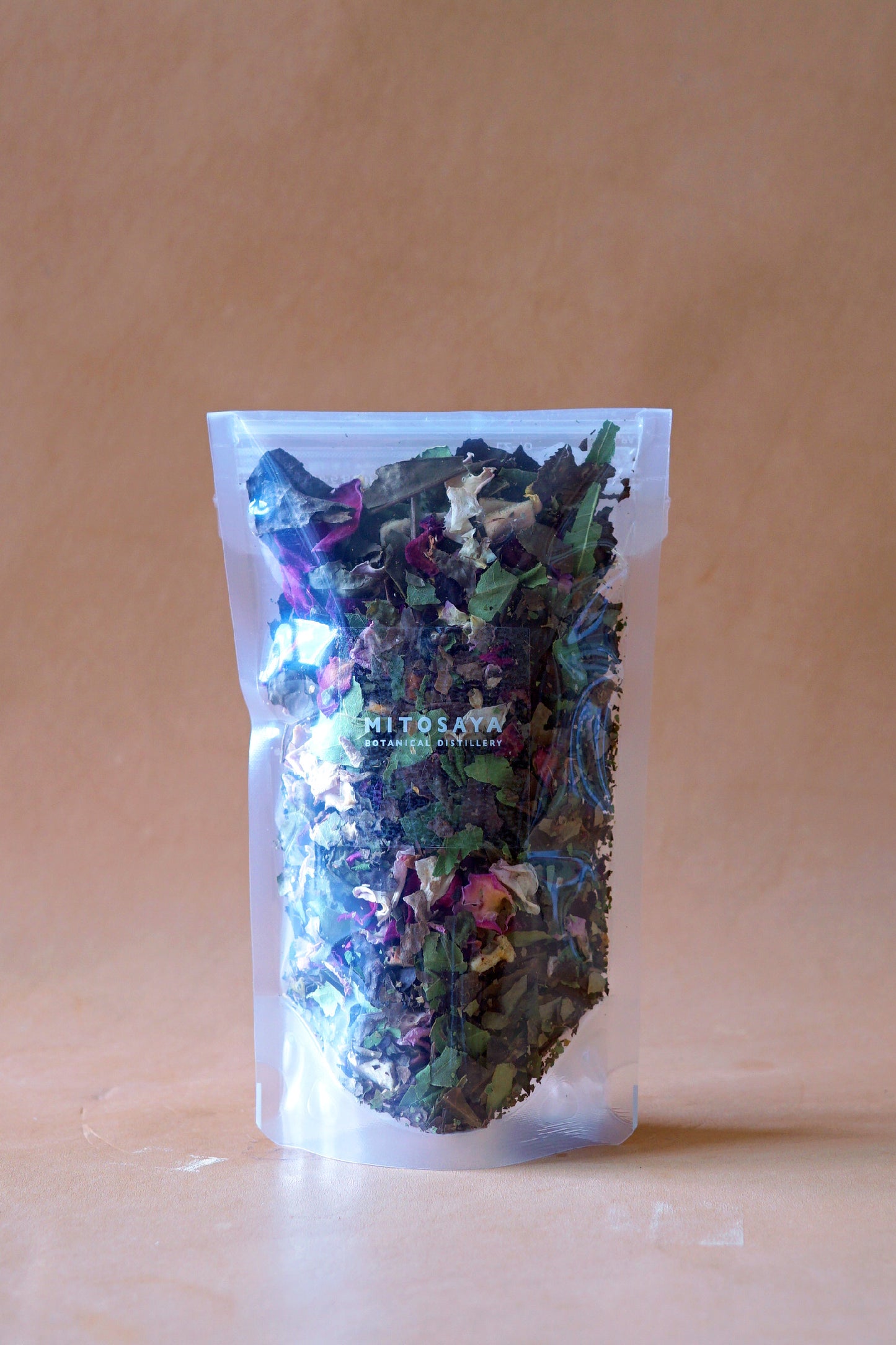 SUMMER HERB TEA - TEA, ROSE, LAUREL & APPLE / Summer herb tea Tea leaves, rose, laurel, apple